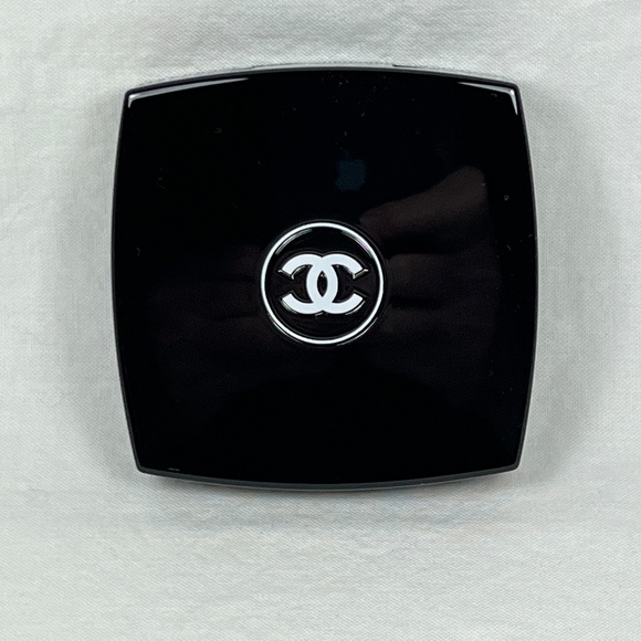 CHANEL Powder Blush in 02 Rose Bronze - Picture 9 of 16